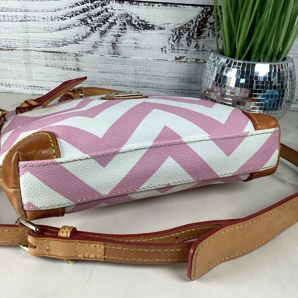 Dooney & Bourke #5guj chic